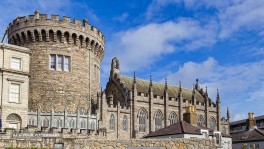 Guida turistica italiana di Dublino e dell'Irlanda a cura di Sinead Butler