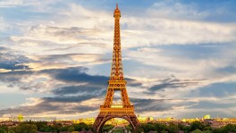 Guide français à Paris Penelope Luisi. Guide touristique privée à Paris